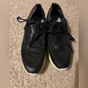 Vionic Black and Teal Athletic Shoes